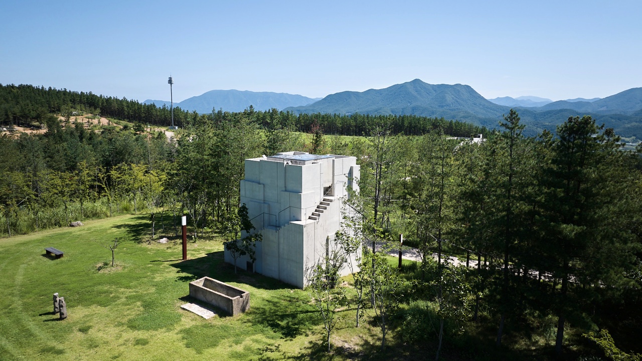 (이성임님 김천구미합류 결제용)[기차여행] 건축과 자연이 어우러진 사색의 숲, 군위 사유원 투어